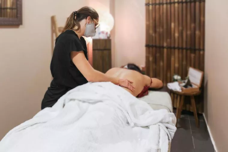 Prendre rendez-vous pour un massage suédois et éliminer les toxines, La Seyne-sur-Mer, DS Beauté Zen